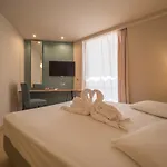 Paradise 4*