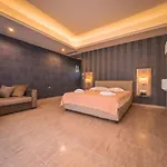 Paradise Hotel Finikounta