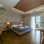 Paradise 4*