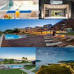 Paradise 4*