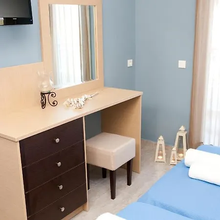 Paradise Hotel Finikounta