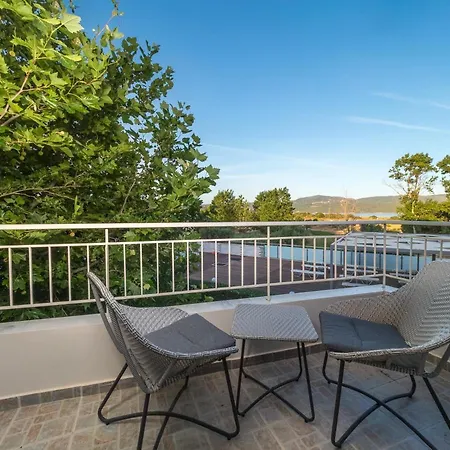 Paradise فندق 4*