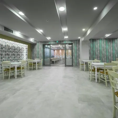 Paradise 菲尼孔塔