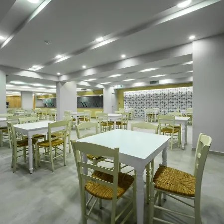 Paradise فندق 4*