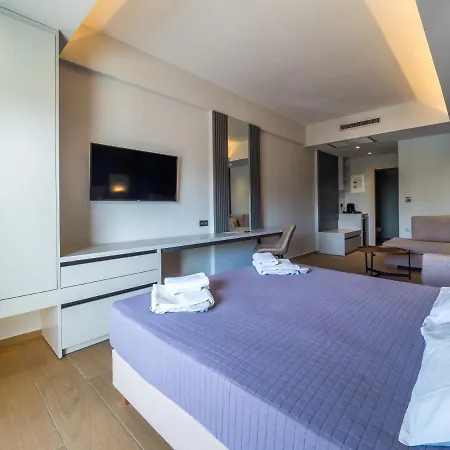 فندق Paradise 4*