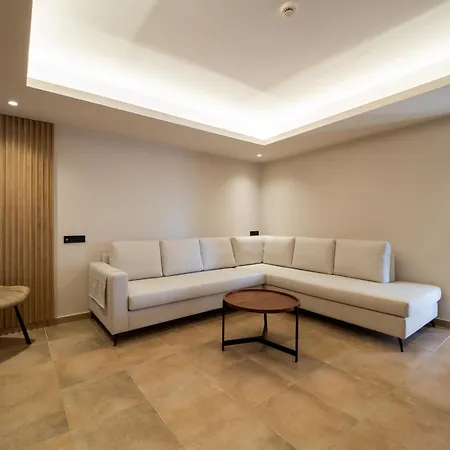Paradise Hotel 4*