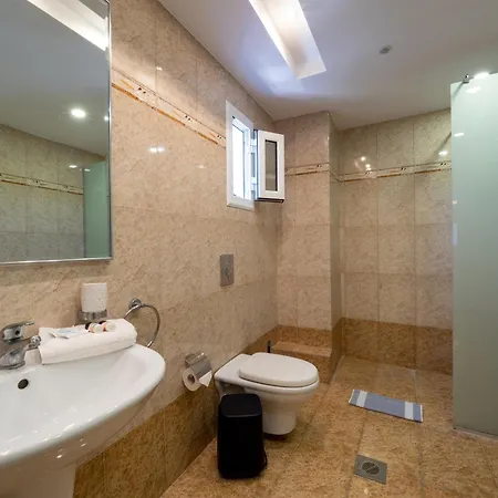 Paradise Hotel Finikounta