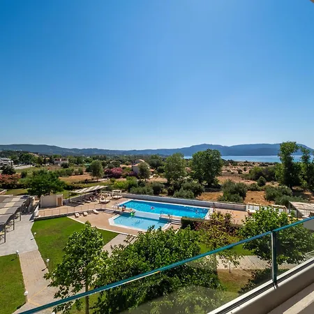 Ξενοδοχείο Paradise 4*