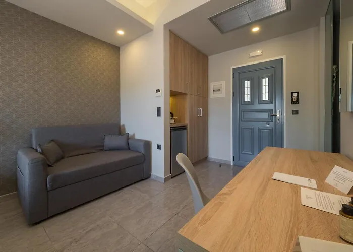 Hotel Paradise Finikounta