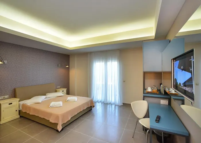 Hotel Paradise Finikounta