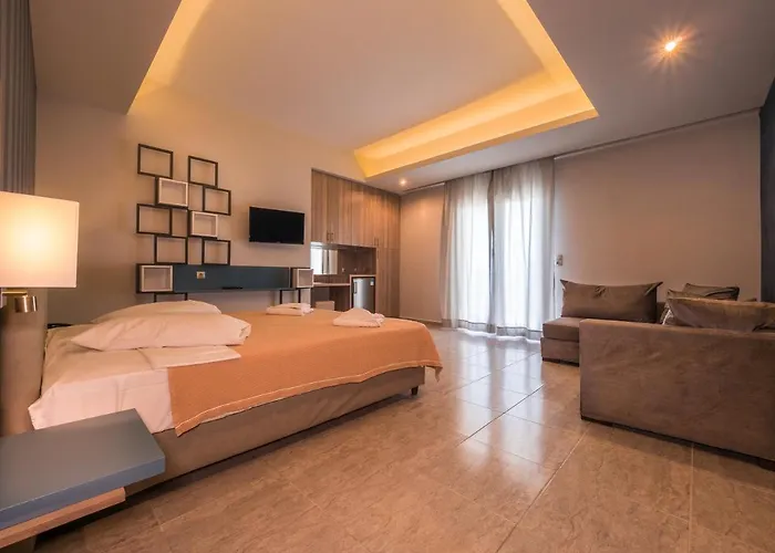 فندق Paradise 4*