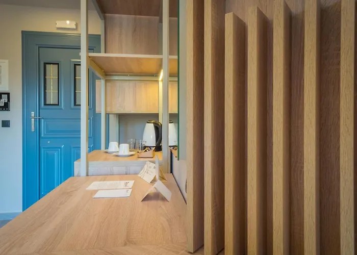 Paradise Hotel Finikounta