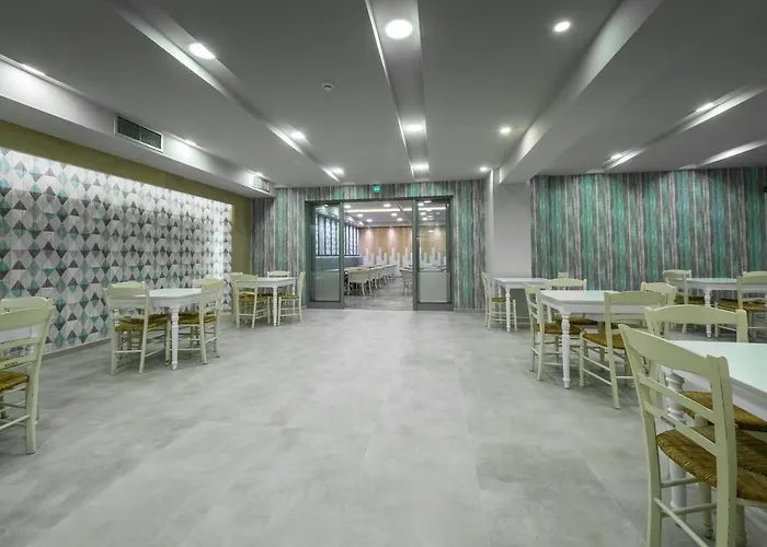 Paradise 菲尼孔塔