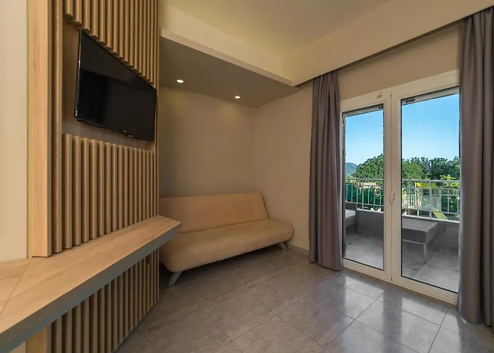 Paradise 4* Finikounta