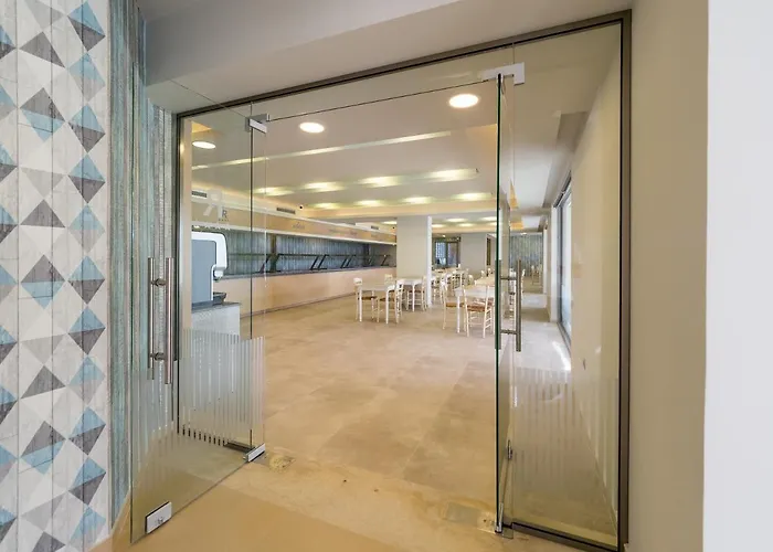 Hotel Paradise Finikounta