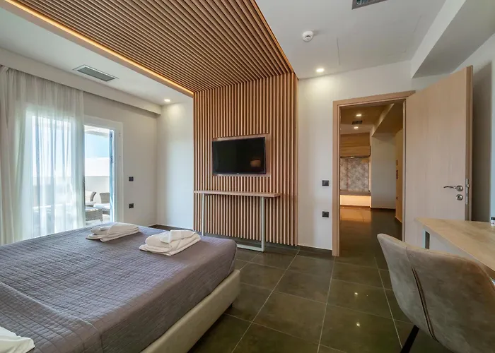 Hotel Paradise Finikounta